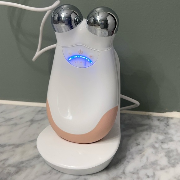 NuFACE Trinity Shimmer All Night Trinity Gift Set in Pink - Picture 5 of 16